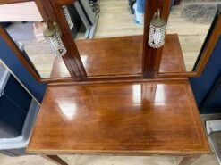 Dressing Table, Triptych Mirror And Tassel Lamps 24 Dressing Table, Triptych Mirror And Tassel Lamps -Room Fold Zone 011650b9 18fa 4db5 80b7 2e3570def068