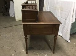 Art Deco Style Wooden Tiered Desk -Room Fold Zone 02362301 b284 4d1a 8622 879c7a07397d