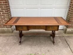 Charles X Style Desk -Room Fold Zone 025d3bbe 1345 44e5 a961 b81d49f32511