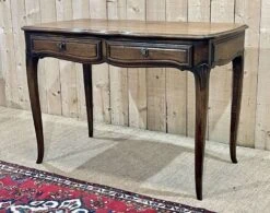 Louis XV Style Oak Desk Table From The Early 20th Century -Room Fold Zone 0649e4a6 36c0 4c21 99db 3046a7d7cbc3