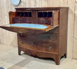 English Secretary Chest Of Drawers From The 1950s -Room Fold Zone 07d380b4 3f91 4a18 911f 659c3635b41f