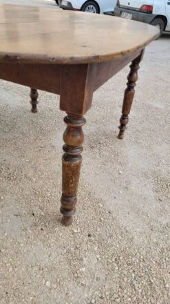 Oval Burgundy Farm Table In Solid Oak 19th -Room Fold Zone 07e442b1 e3b5 4c39 af1f c0f6da9b2b3a