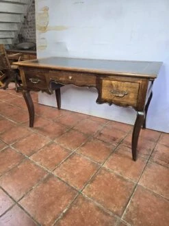 Old Louis XV Style Desk In Solid Oak -Room Fold Zone 0ab5293f 30a2 4228 998b 4c5b82bff6f0