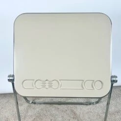 Iconic Platone Desk By Giancarlo Piretti For Anonima Castelli - 70s Design Icon Exposed At MoMA -Room Fold Zone 0bcc7b34 7e17 464d a58a f663bb60864c