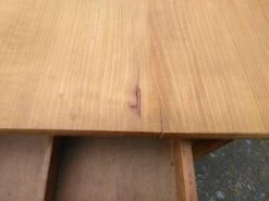 Old Farm Table -Room Fold Zone 0c928899 9ae0 4b3e 824b 10b55f498194