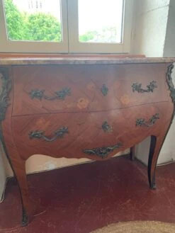 Louis XV Chest Of Drawers With Pink Marble -Room Fold Zone 0ef0d083 60d7 476c 855a f8d0f0a48a47