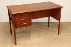 Scandinavian Teak Desk By Gunnar Nielsen Tibergaard, 1960 -Room Fold Zone 0fccff4f bc95 4e59 99fa 4728f1e9f3b9