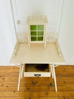 Old Art Nouveau Dressing Table -Room Fold Zone 10bf6761 6340 4d9e b3da 2251d69a0b9f