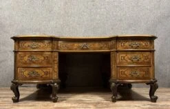 Curved Louis XV Baroque Venetian Style Center Desk In Marquetry Circa 1880-1900 -Room Fold Zone 118dda7e 8792 4a9f 9767 1fd25820a97e