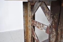 Industrial Table With Eiffel Foot 1930 -Room Fold Zone 12c22cdc 9b1a 4adb aa0c 2caf096b1b3a
