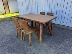 Breton Brutalist Table And Chairs Set -Room Fold Zone 186a638a b52f 4c57 8268 b617d80a7b22