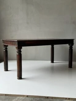 Table à Manger En Bois Massif.