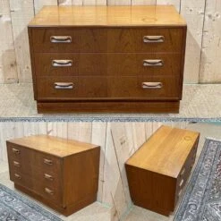 Low 3-drawer Chest Of Drawers From The GPlan Brand In Teak From The 70s -Room Fold Zone 1a9448fc ec9f 4c3e 8cdc e6ef0d2a2f7a