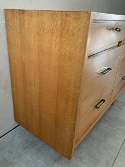 Large Vintage 6-drawer Chest Of Drawers From The 50s In Oak. -Room Fold Zone 1b777e49 27c2 4f41 b801 5e3088bae67a