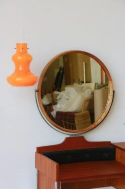 Dressing Table - Large Round Mirror - 1960s -Room Fold Zone 1becc022 7d87 400d b372 48088e11b933