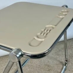 Iconic Platone Desk By Giancarlo Piretti For Anonima Castelli - 70s Design Icon Exposed At MoMA -Room Fold Zone 1d3f468e 3ddc 4075 8bfa ff4881d9a9c5