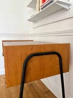 Formica Wood And Metal Desk From The 60s -Room Fold Zone 1ded9c2c cd35 402a b420 b2863a81f7a8