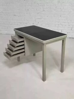 1950s Desk In Metal And Industrial Style -Room Fold Zone 1f93cbce 7aee 491f bcce 43f9297468bc