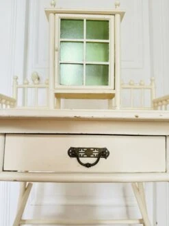 Old Art Nouveau Dressing Table -Room Fold Zone 218500a7 9a92 4235 ae76 6540c90dfc15