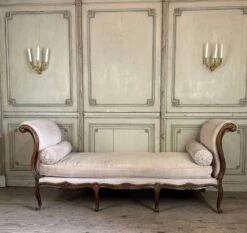 Louis XV Daybed In Beech Carved On All 4 Sides, France -Room Fold Zone 2466bb1f f459 45dd 81c3 089688e8f4e5
