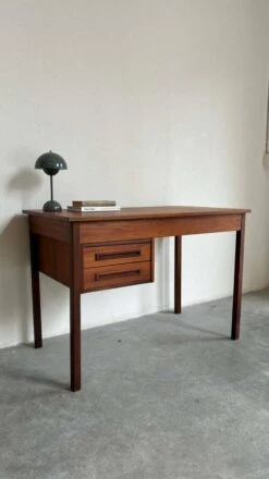 Vintage Desk With Vanity -Room Fold Zone 254ae934 d8a6 4b84 9e6c d9158c8949be