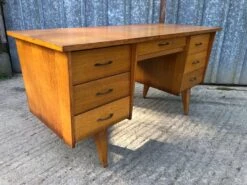 Vintage Desk With Oak Compass Legs -Room Fold Zone 25b0f2d2 1e64 419b 9bb5 2f0ca1931b81
