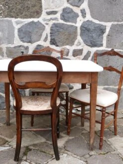 Raw Wood Farm Table And White Top -Room Fold Zone 26b84f6e 9aef 46bd b0e8 cf814a54fb02