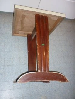 Bistro Table In Wood And Yellow Formica From The 30s/40s 16 Bistro Table In Wood And Yellow Formica From The 30s/40s -Room Fold Zone 26d871c1 904e 4aa7 8665 53cb426c1dce