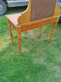 Antique Louis XVI Style Dressing Table -Room Fold Zone 273acaac 0d8e 4b13 a410 dc6ade4af969