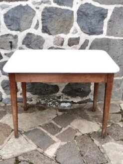 Raw Wood Farm Table And White Top -Room Fold Zone 27565469 a7ff 42f4 bc96 e82633876d42