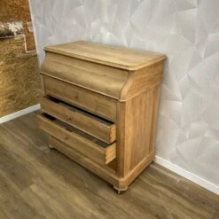 White Marbled Dressing Table -Room Fold Zone 2991caff 1ba6 4a4d bbf6 71ad5cb1cc90