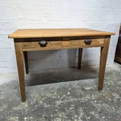 Farm Table With Compartmentalized Drawers -Room Fold Zone 2a3b563a ece3 48f2 97e2 01d49257ae33