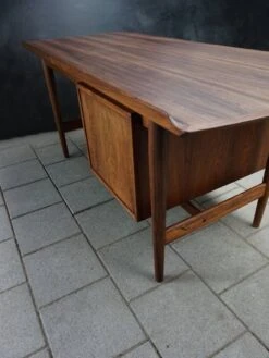 Danish Design Rosewood Desk By Arne Vodder For Sibast, 1960s -Room Fold Zone 2dcd322a 35be 4531 9c80 1b56c925ca45