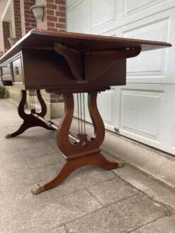 Charles X Style Desk -Room Fold Zone 326aff1f 8a10 4438 90ed e538193f68c3