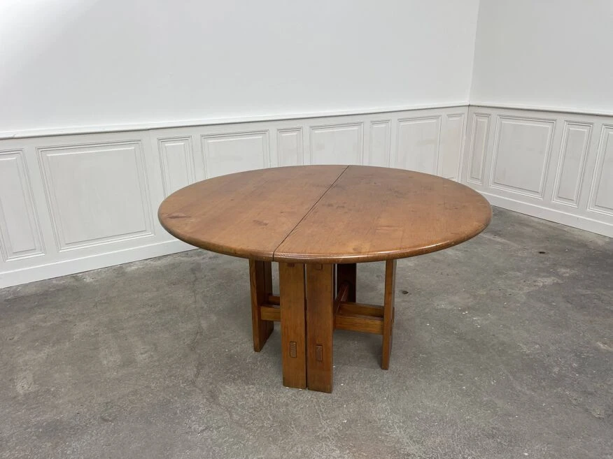 Vintage Round Table Maison Regain 8 Vintage Round Table Maison Regain - Image 6