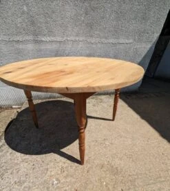 Round Table -Room Fold Zone 350e6376 2a14 4fab 889b 2d8184321a69