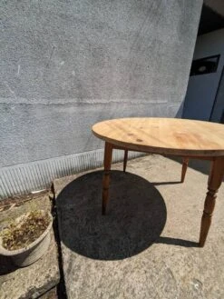 Round Table -Room Fold Zone 3577e2b3 b3b2 4a61 bf20 fb427d6747f6