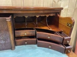 English Secretary Chest Of Drawers From The 1950s -Room Fold Zone 35cbc63e 0d72 444e b7a4 976841646749