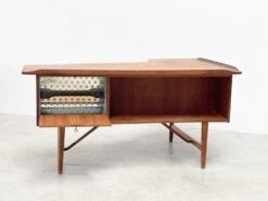 Boomerang Double Sided Desk By Peter Løvig Nielsen -Room Fold Zone 360e39cb 7fa3 4511 a431 00bed7f6ae8e