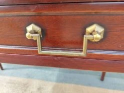 Leather Top Desk -Room Fold Zone 360fa626 f6a5 4bdf 8895 65acbca95288