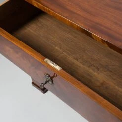 Biedermeier Chests Of Drawers In Walnut Veneer, Germany, 19th Century, Set Of 2 -Room Fold Zone 366935ed 9b30 4ccf 8695 078aeb2fd25f