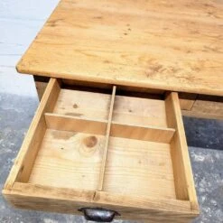 Farm Table With Compartmentalized Drawers -Room Fold Zone 36e7879a 12df 43ce 9fc6 ccaed032ebf1