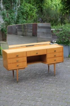 Convenient Dressing Table Sideboard In Varnished Lemon Wood, Circa 1960 -Room Fold Zone 3aef1f5f a9bc 4f68 94a8 722c6e0473c3