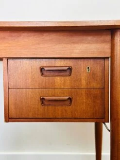 Scandinavian Desk Gunnar Tibergaard 1960s -Room Fold Zone 3b85403d 82f4 412e 8a91 c413f882b6ec