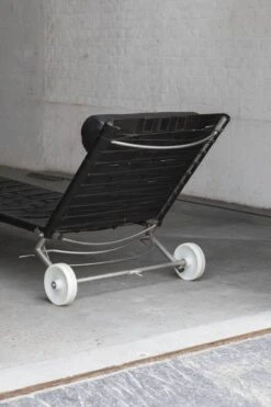 Daybed By FabiaanVan Severen, Belgium, 1996 -Room Fold Zone 3d2b4a71 fcc6 4e5b 9b97 6ff02eea61fe