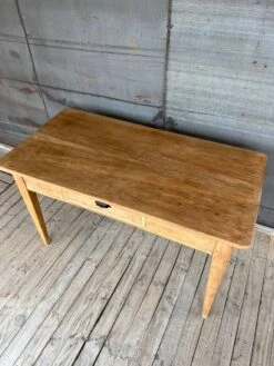 Raw Wood Country Table -Room Fold Zone 43b2fae2 de8e 4bb7 a27b d958b352105b