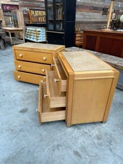 Hotel Chests Of Drawers 80s -Room Fold Zone 44e9ee74 b594 4fa7 a11d 24f7059dd81c