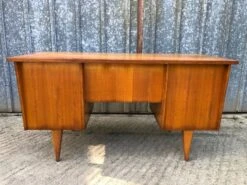 Vintage Desk With Oak Compass Legs -Room Fold Zone 45169e95 2e99 4d9e 93b0 48684cd3225f