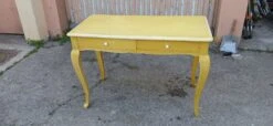 Very Pretty Table With 2 Large Drawers -Room Fold Zone 45bd6251 768b 4b0b 8322 31b0ae1196de