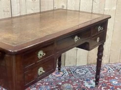 Restoration Desk In Mahogany And Leather Top From The 19th Century -Room Fold Zone 46bf8015 ba5e 4daf 8df3 3e15cb0dca0e